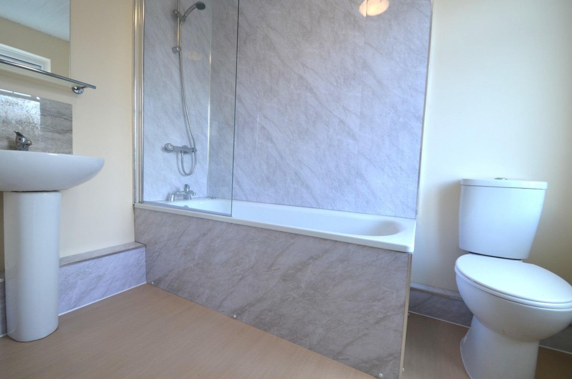 Flat Willowbrook Road in Borough of Spelthorne