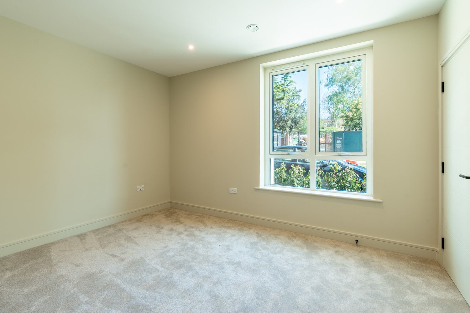 Flat Lapidge Drive in Greater London