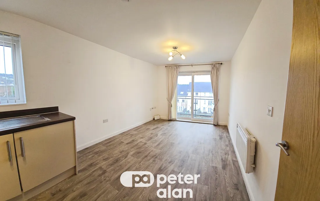Flat Prince Apartments in Swansea