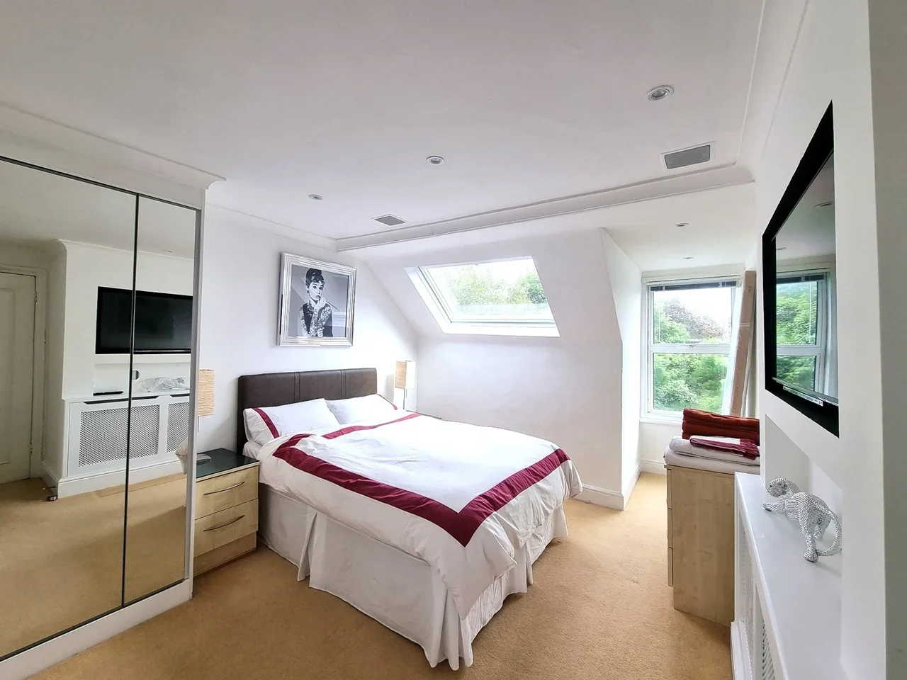 Flat Petersham Road in Greater London