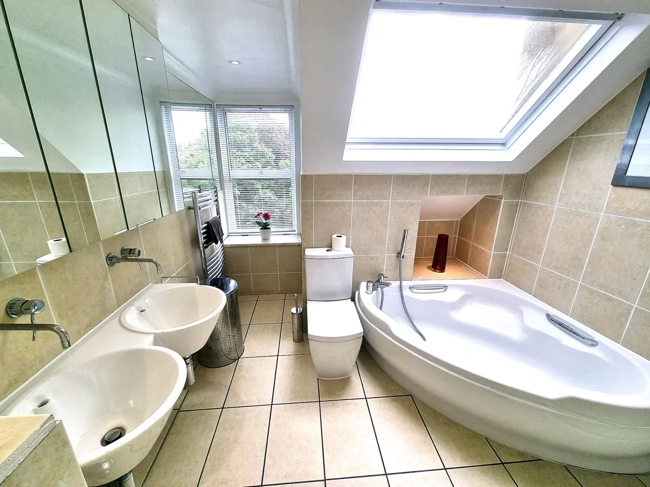 Flat Petersham Road in Greater London
