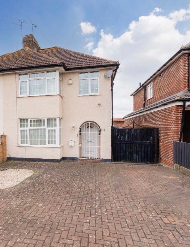 House Mildenhall Road in Slough