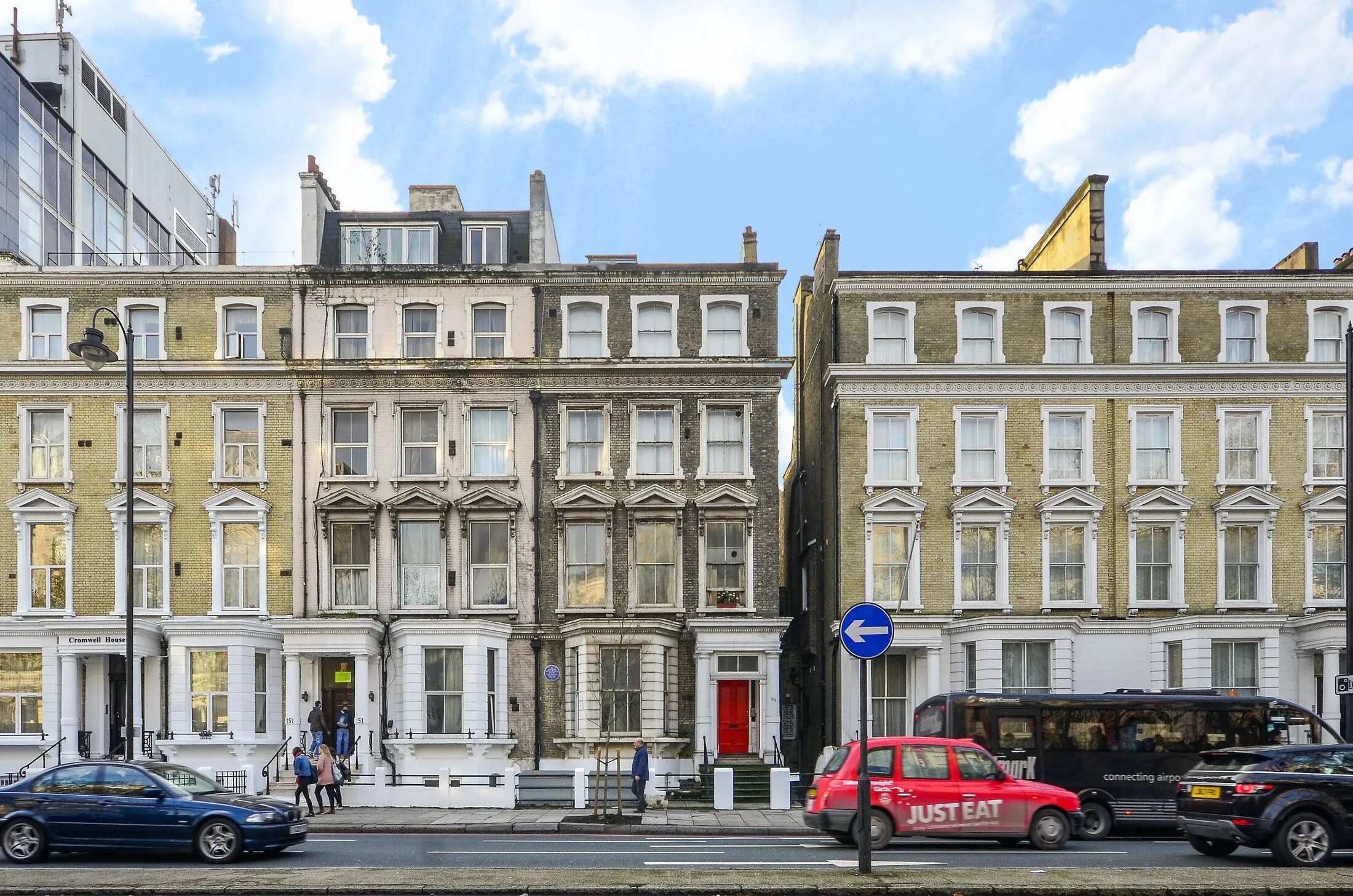 Flat Knaresborough Place in Greater London