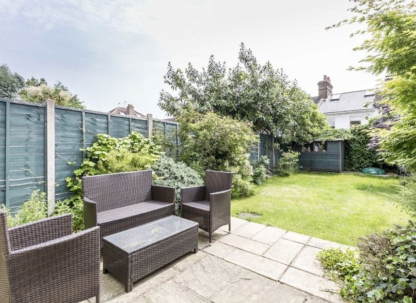 House Guilford Avenue in Greater London