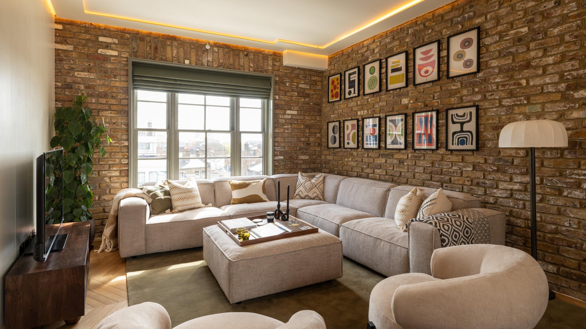 Flat Mead Close in Greater London