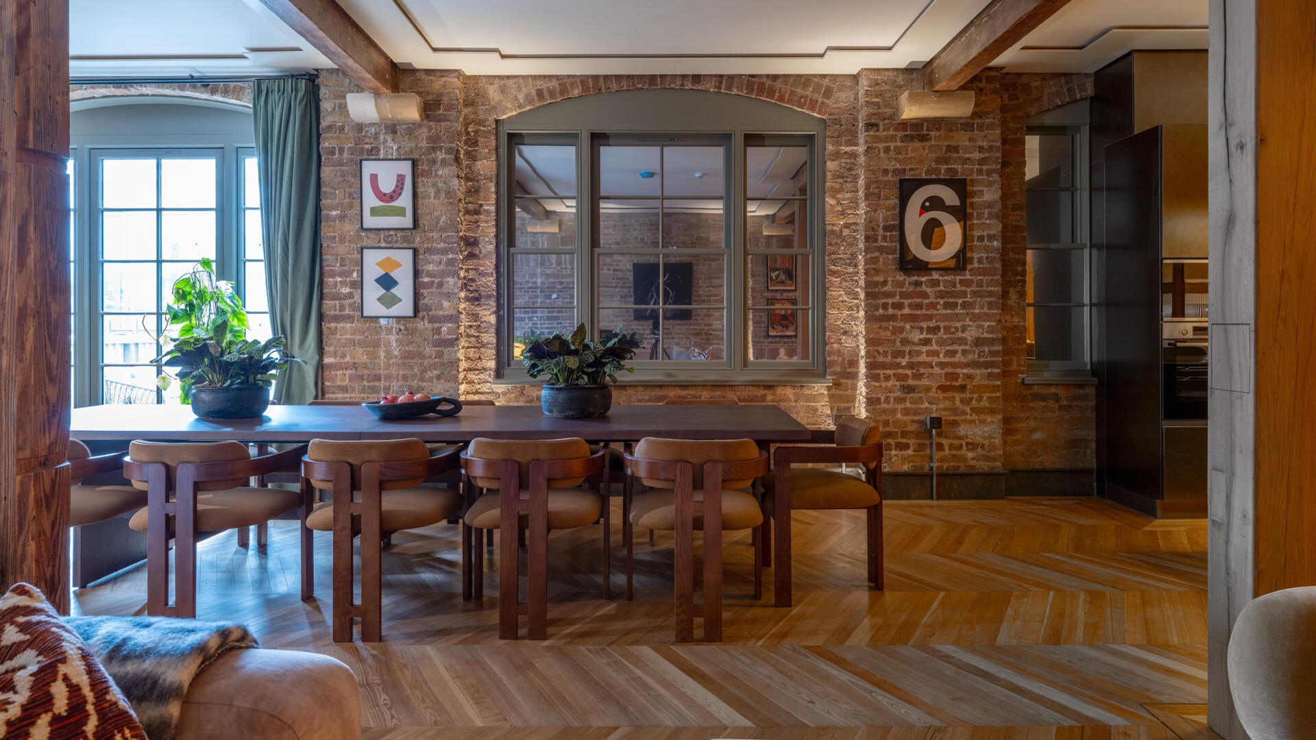Flat Mead Close in Greater London