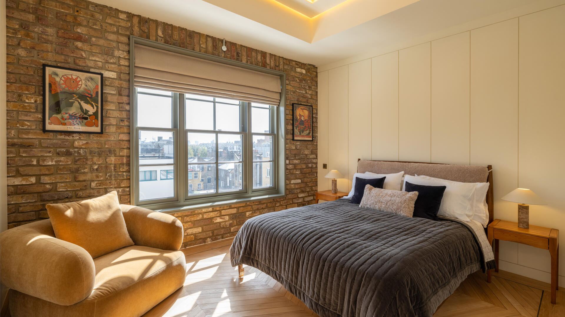 Flat Mead Close in Greater London