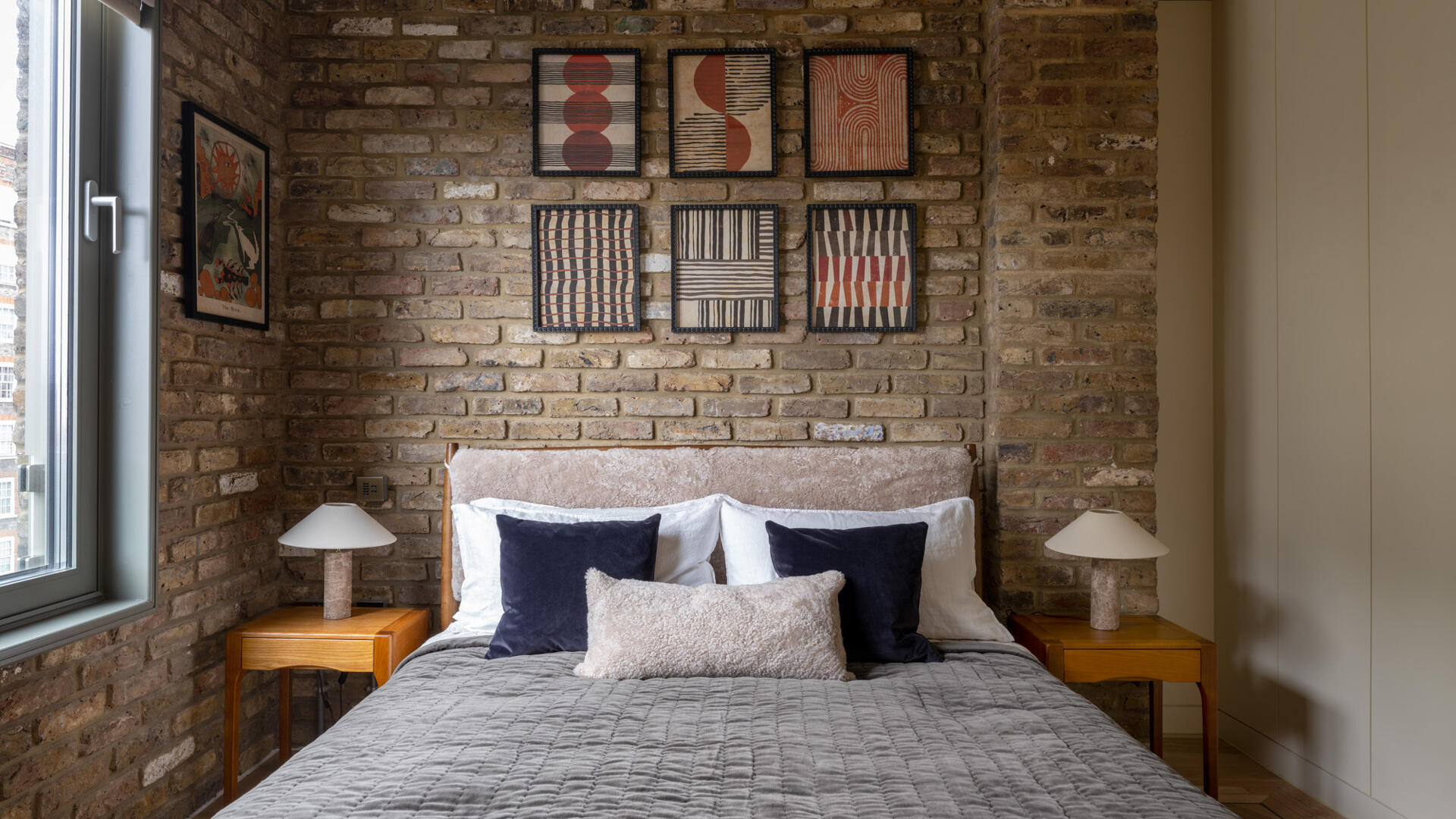 Flat Mead Close in Greater London