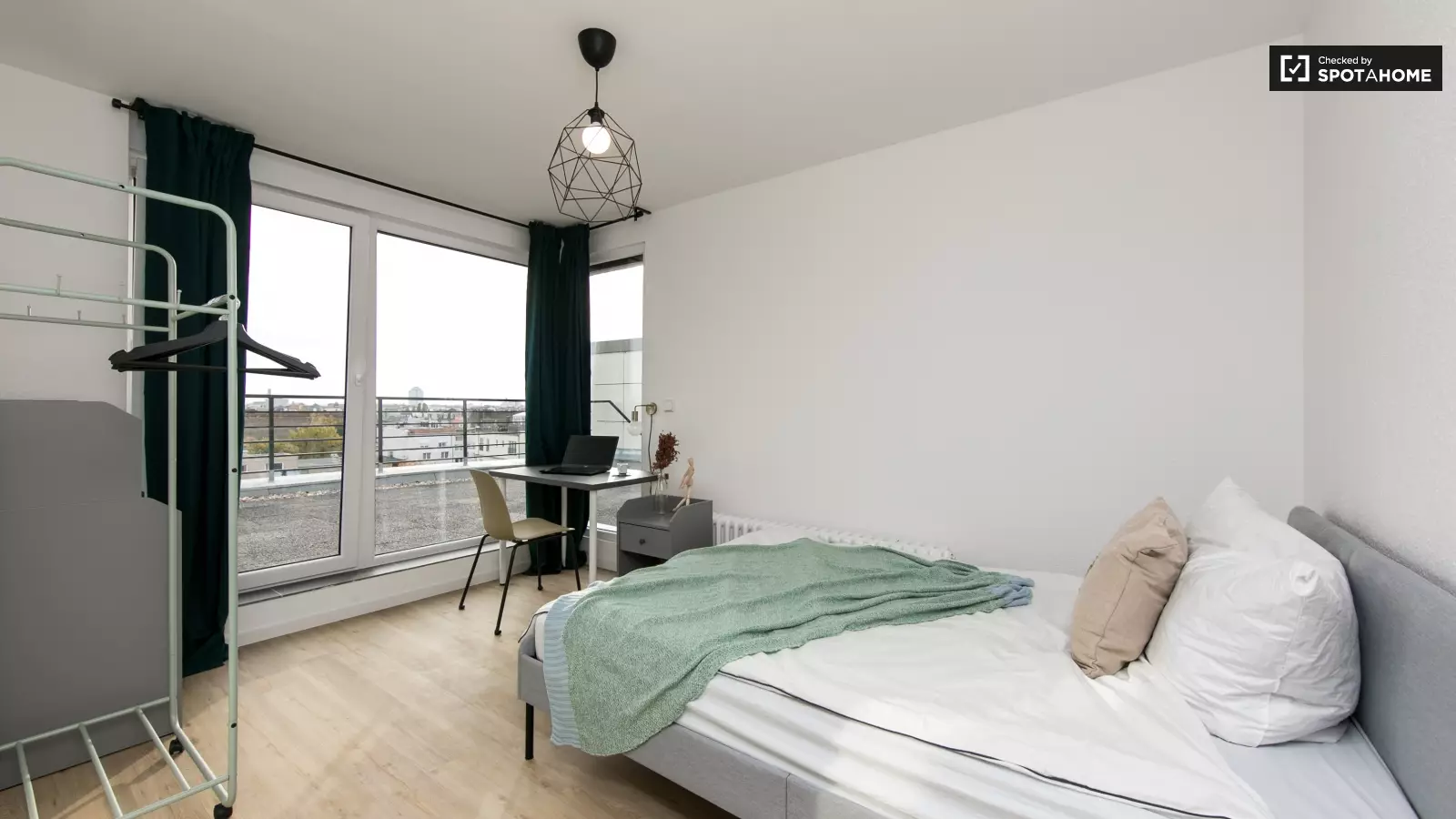 Zimmer Thomasstraße in Berlin