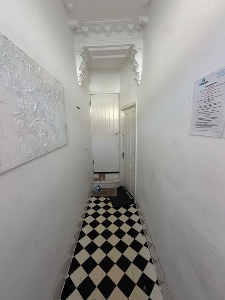 Flat Brookdale Road in Greater London