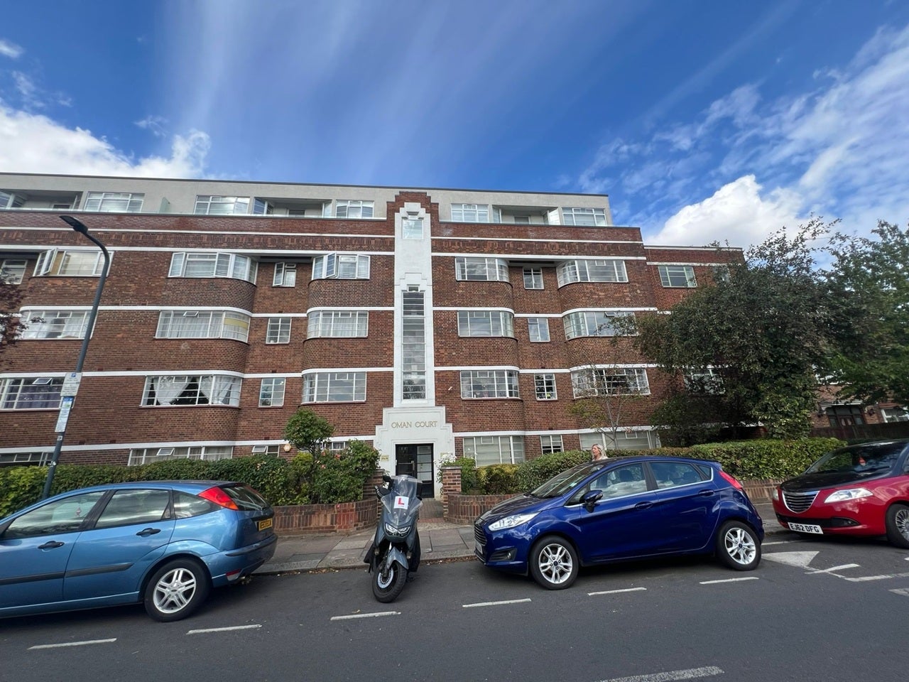 Flat Olive Road in Greater London