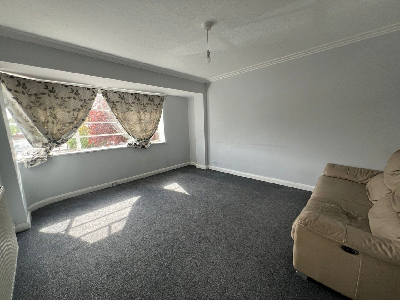 Flat Olive Road in Greater London