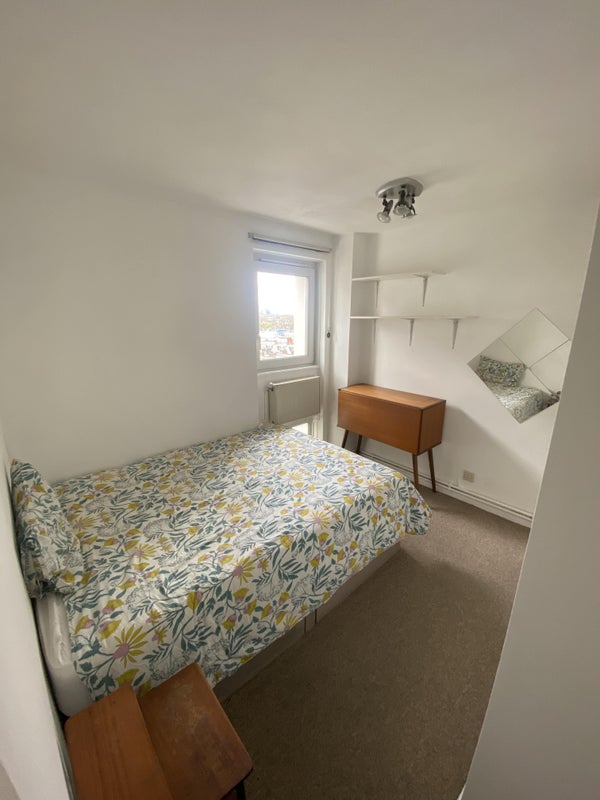 Room Westbourne Park Road in Greater London