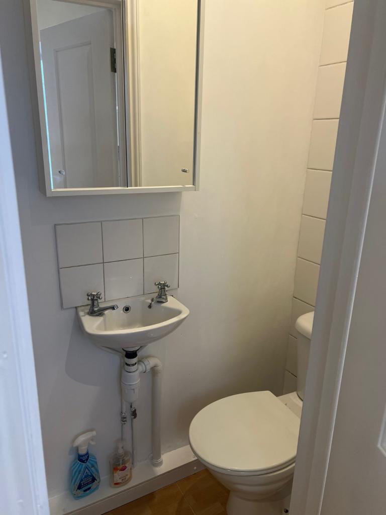Flat Neasden Close in Greater London