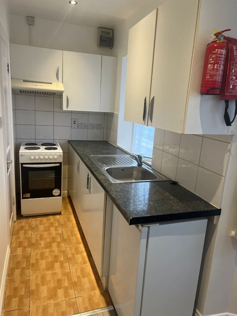 Flat Neasden Close in Greater London