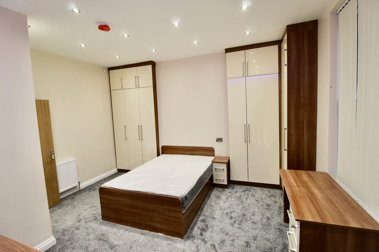 Flat Ashwood Terrace in Leeds