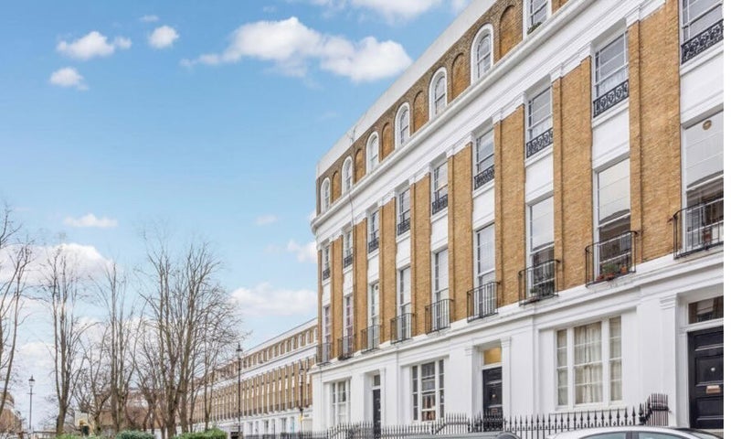 Room Milner Square in Greater London