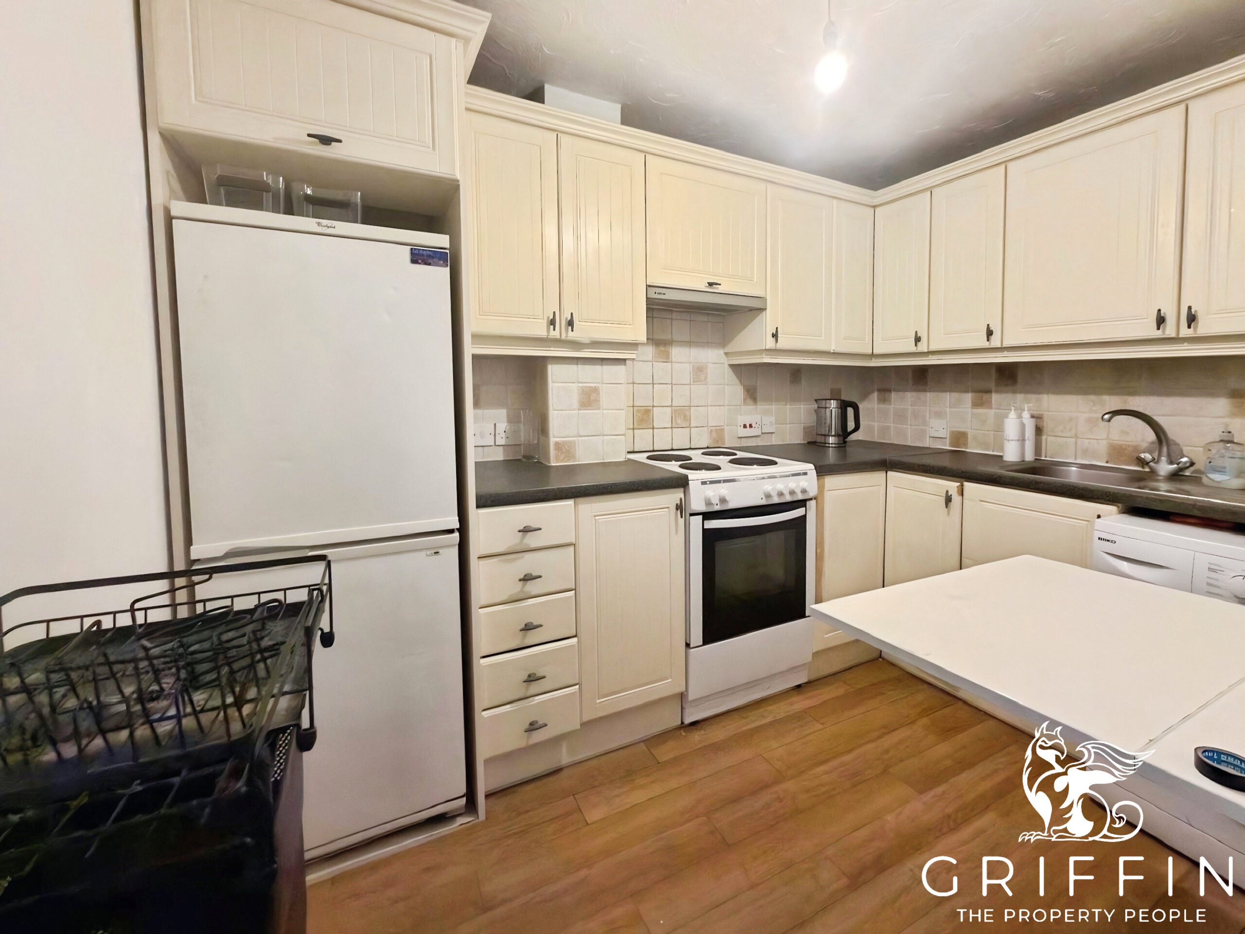 Flat Astley in Grays