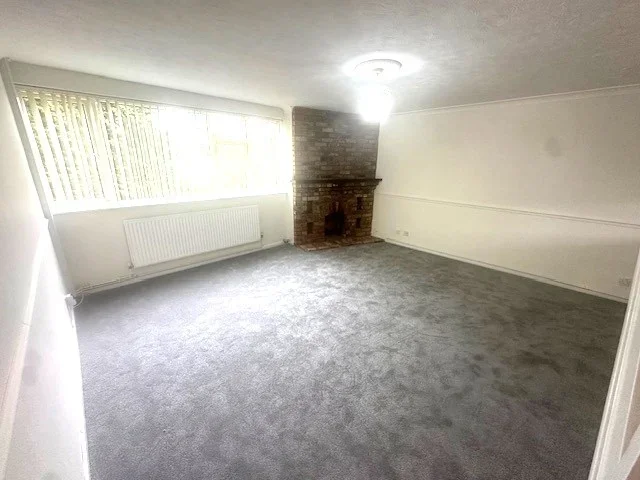 Flat Flather Close in London