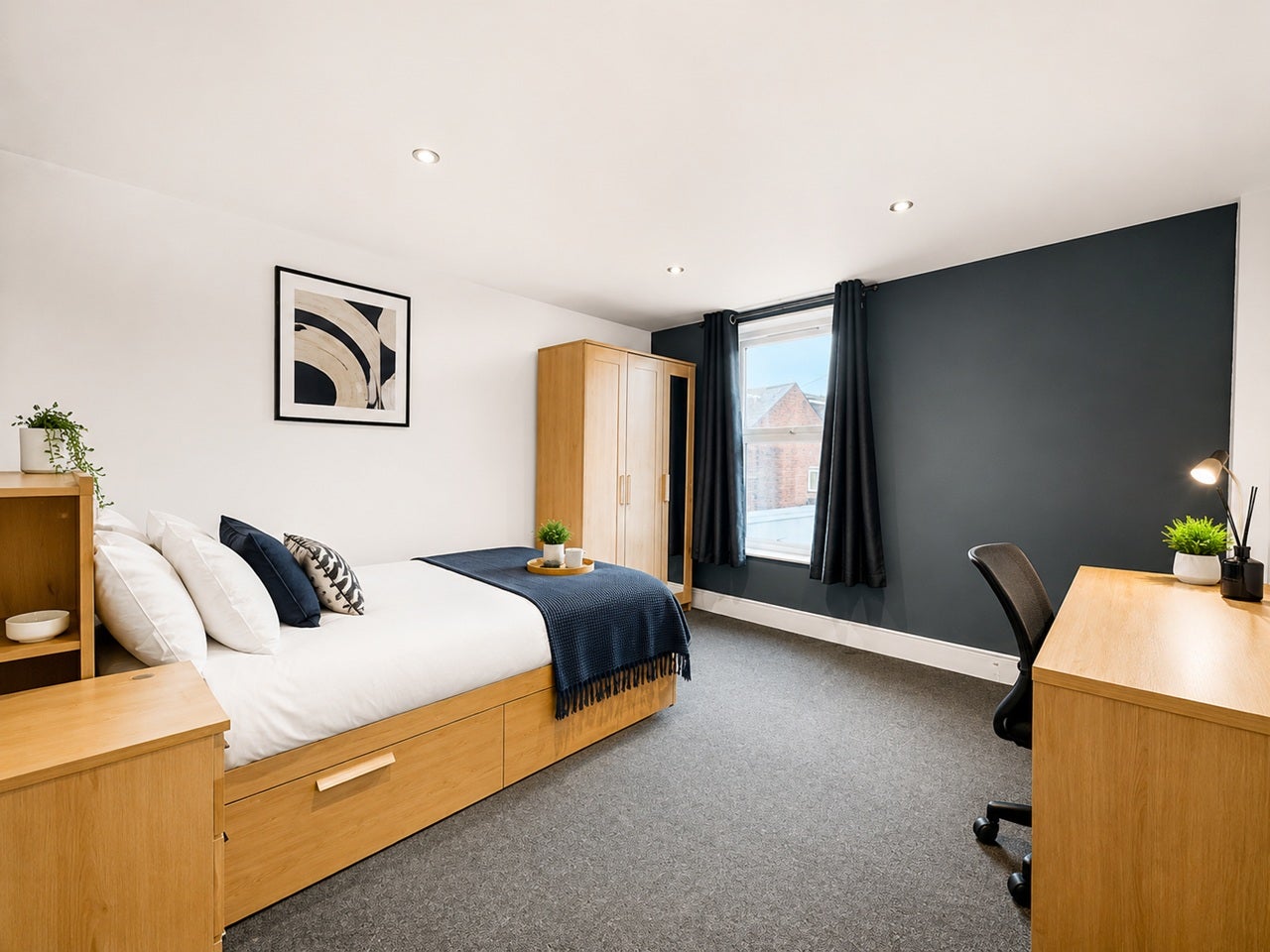 Room Hester Road in Portsmouth