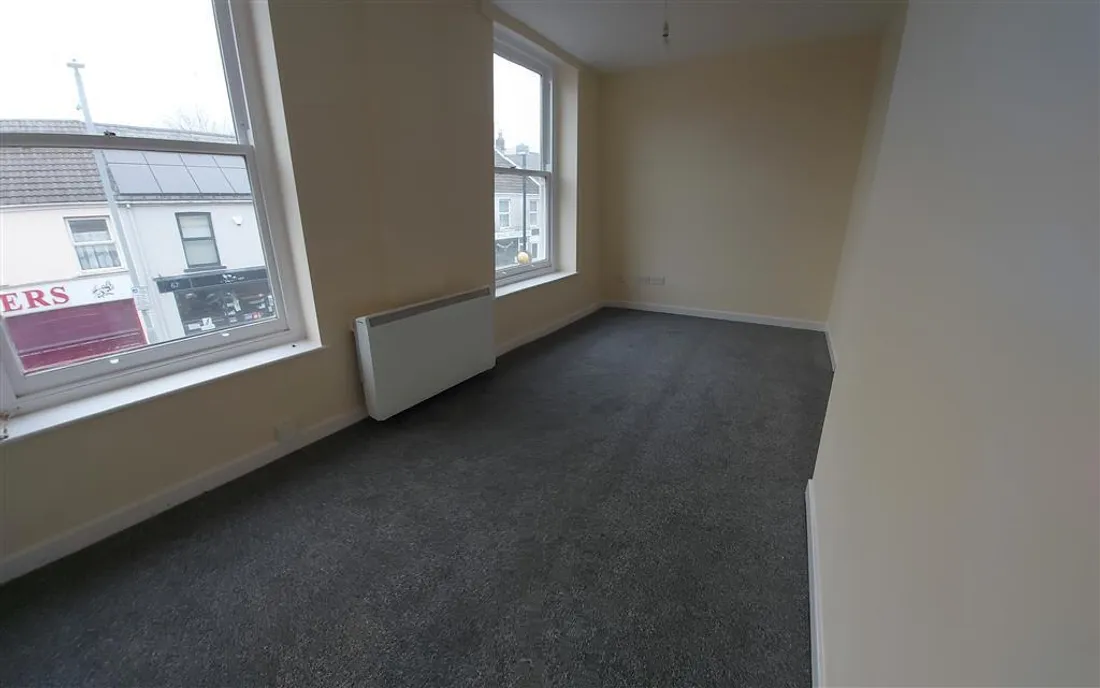 Flat St Teilo Street in Pontarddulais