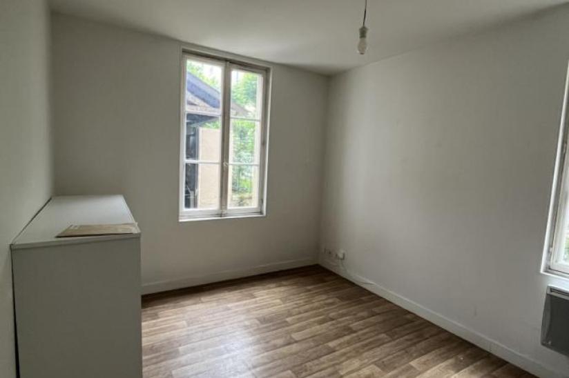 Flat Rue Lionel Royer in Le Mans