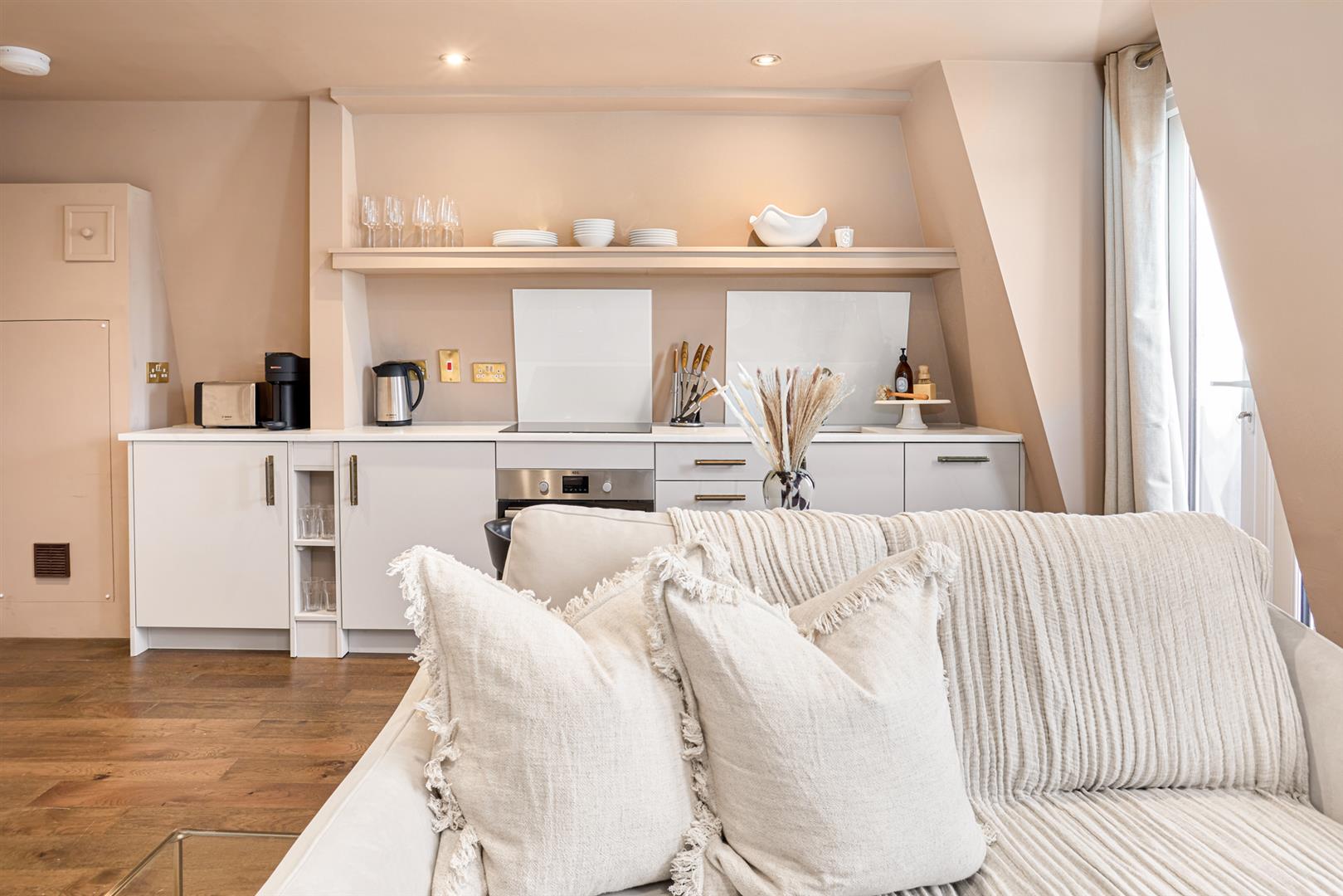 Flat Blenheim Terrace in City of Westminster