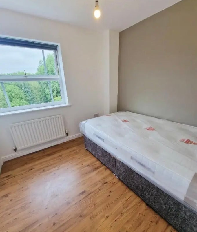 Room Canterbury Close in Greater London