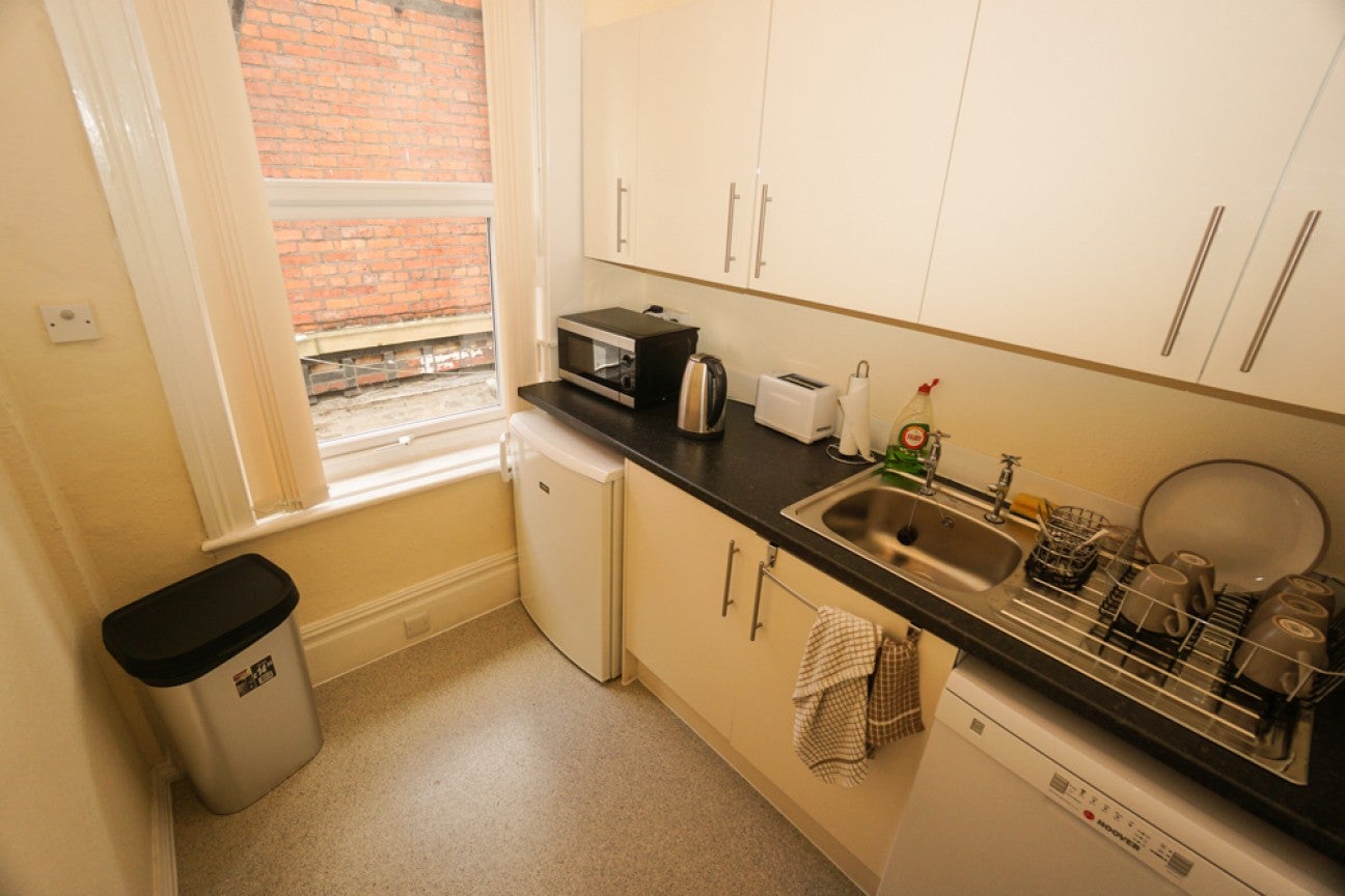 Room Chorley New Road in Bolton