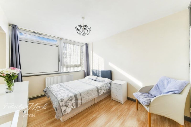 Room Cavendish Street in Greater London