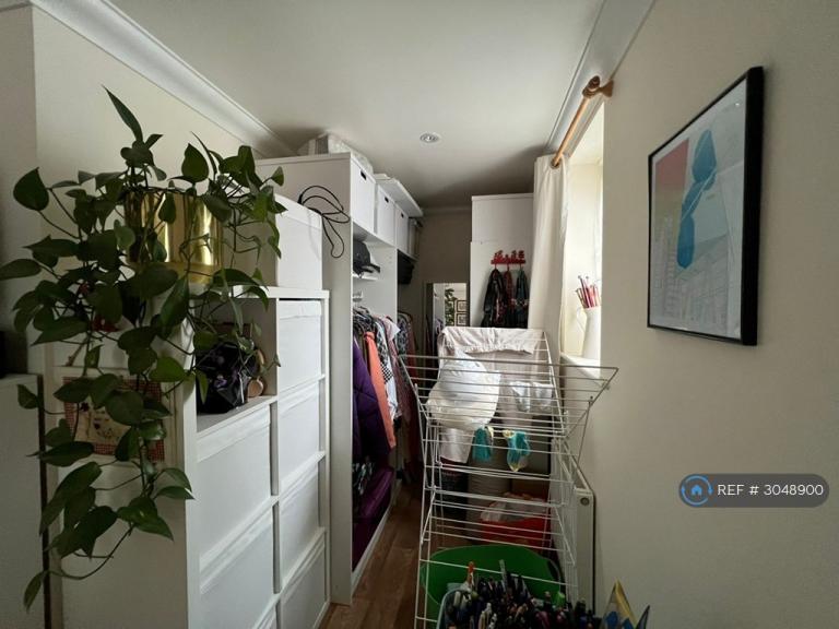 Flat Blandford Road in Poole