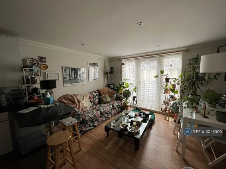 Flat Blandford Road in Poole