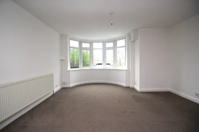Flat North Approach in Watford
