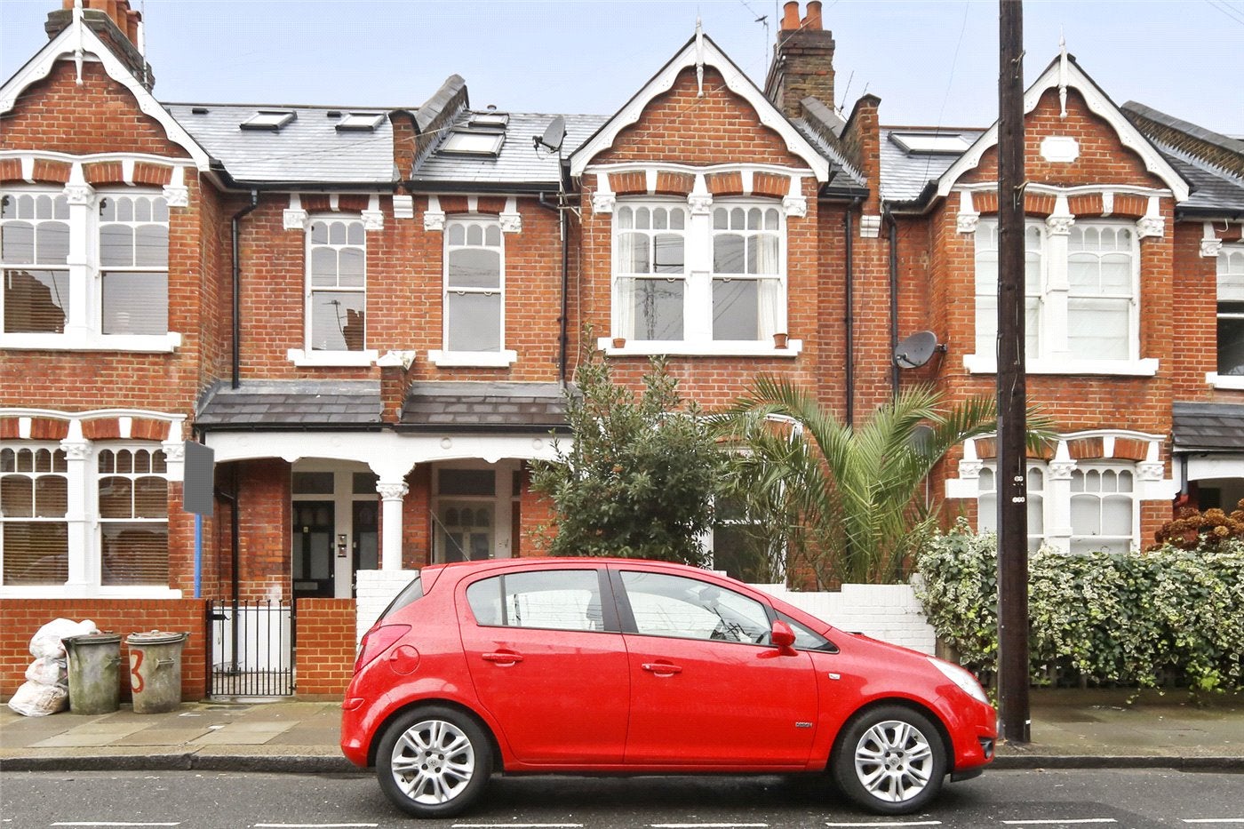 Flat Collingbourne Road in Greater London