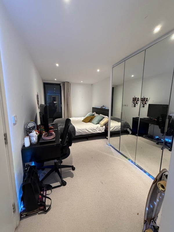 Room Bourke Close in Greater London