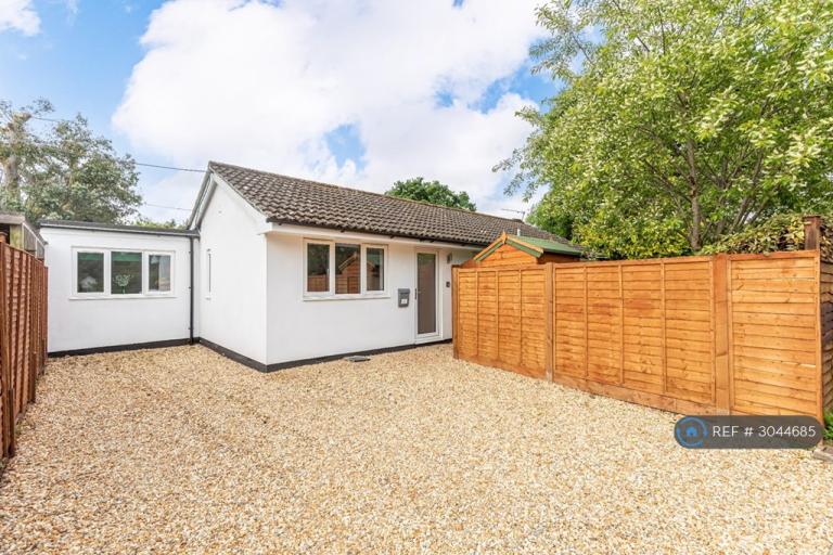 House Yeovilton Close in New Forest