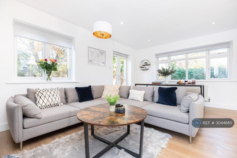 House Yeovilton Close in New Forest