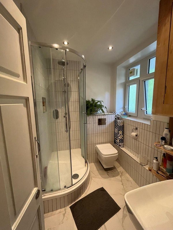 Room Aldrington Road in Greater London