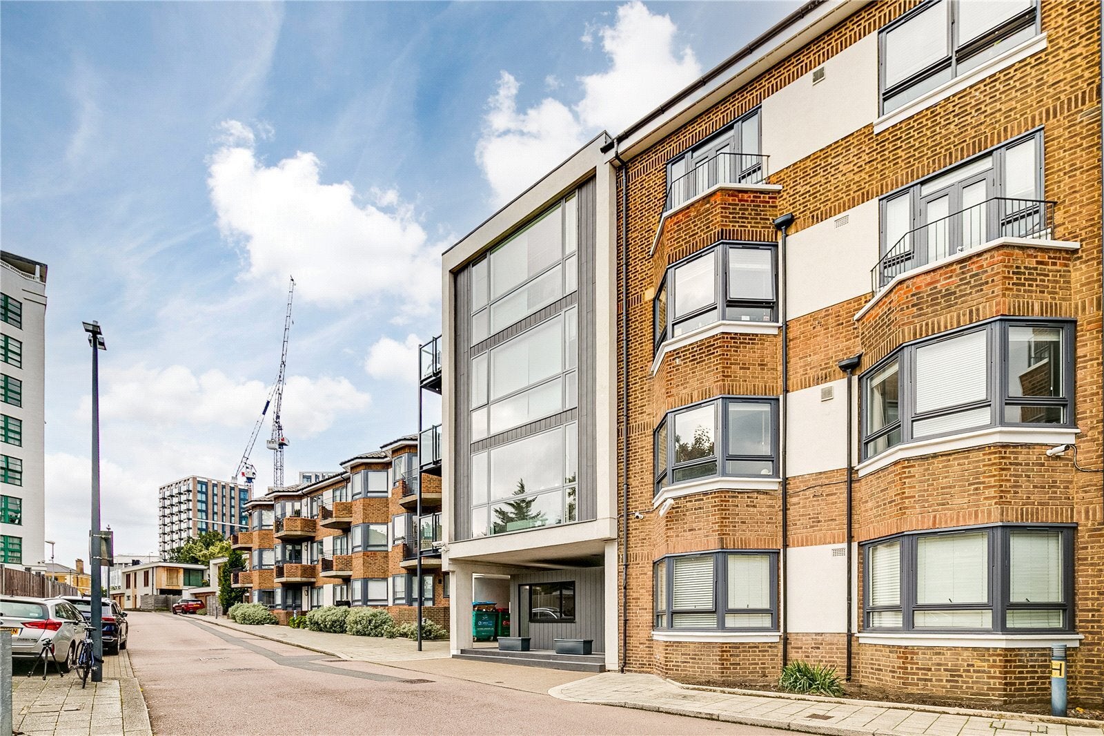 Flat Kew Bridge Court in Greater London