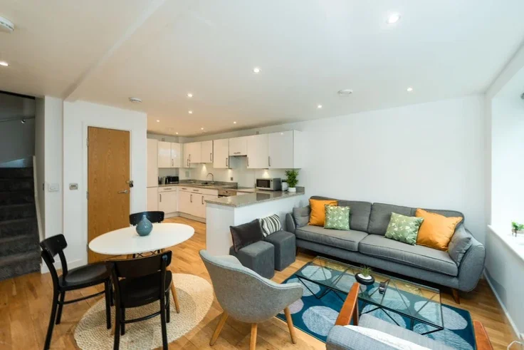 Flat Godfrey Place in Greater London