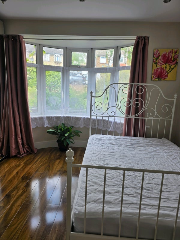 Room Basing Hill in Greater London