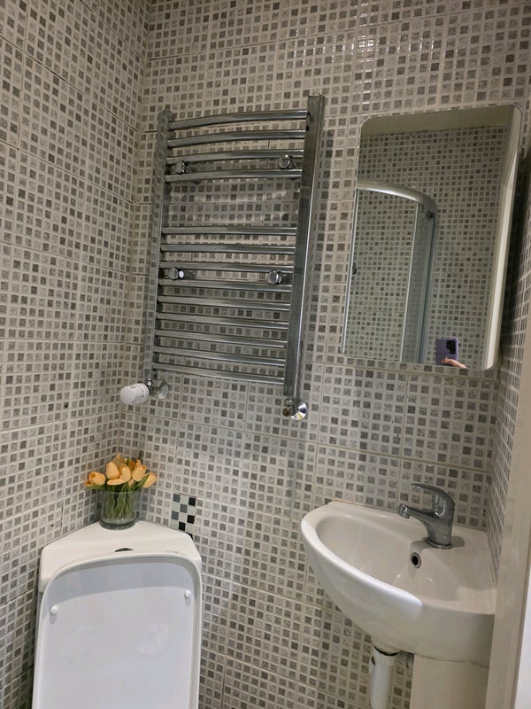 Room Basing Hill in Greater London