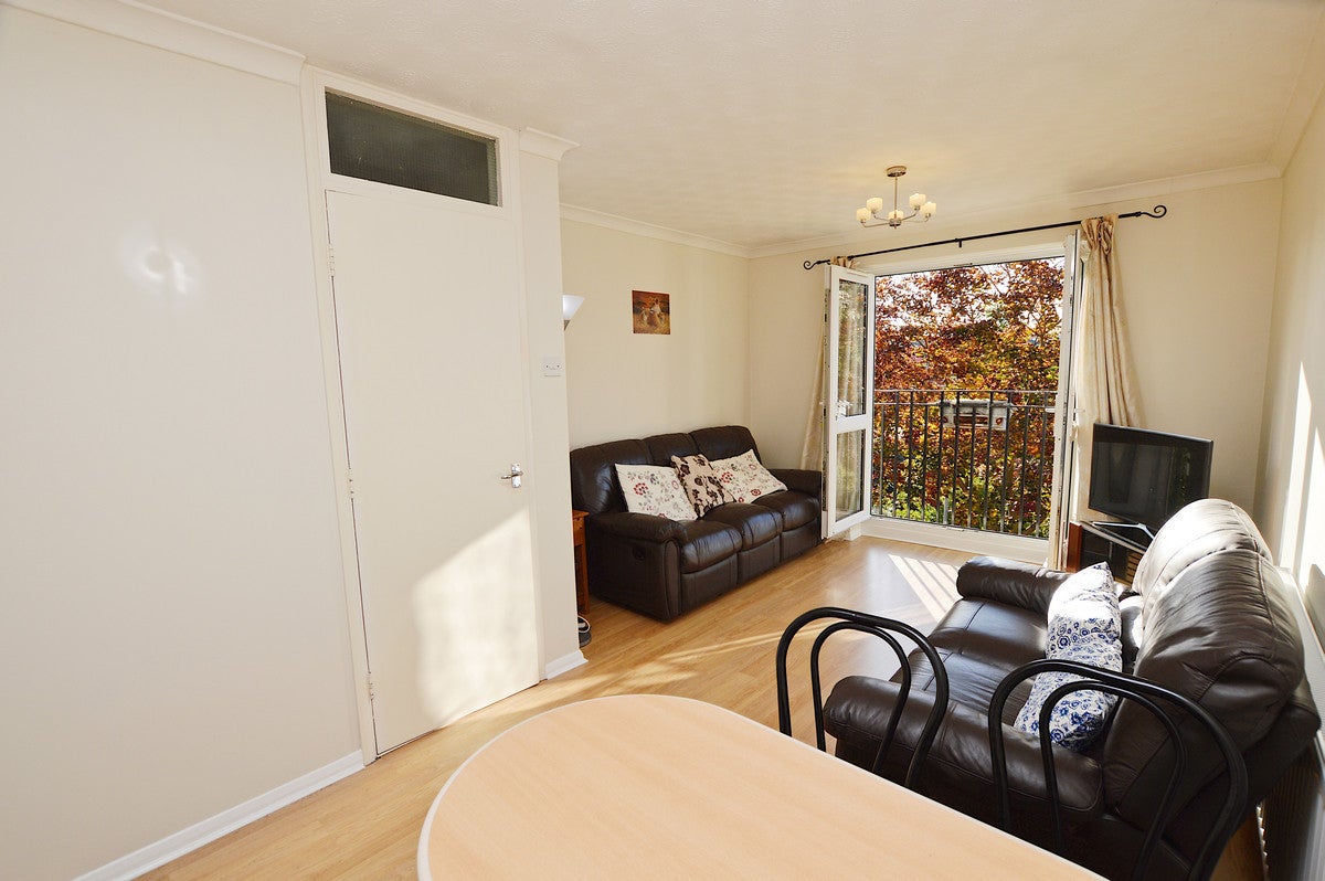 Flat Victoria Chase in Colchester