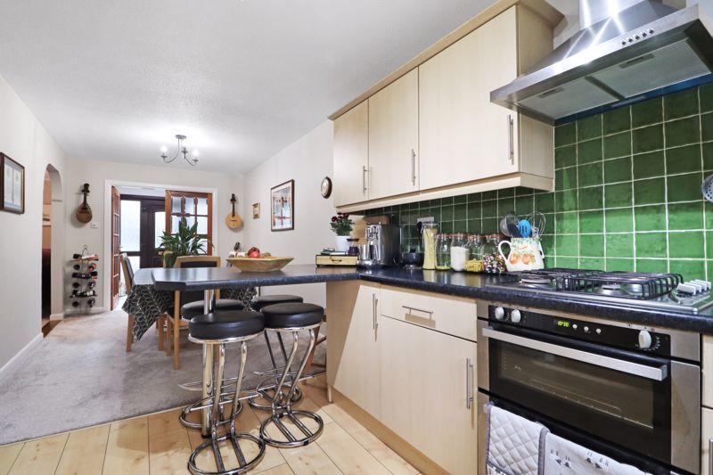 Room Overton Crescent in East Calder
