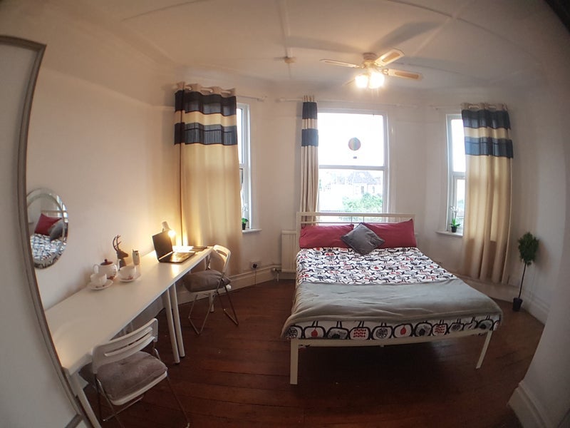 Room Fishponds Road in Bristol