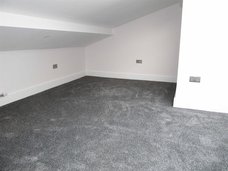 Flat Ridge Way in Richings Park