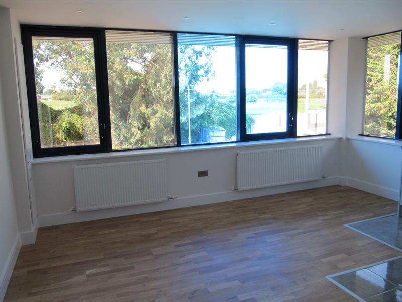 Flat Ridge Way in Richings Park