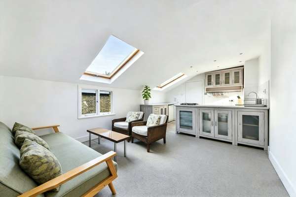 Flat Cubitt Terrace in Greater London