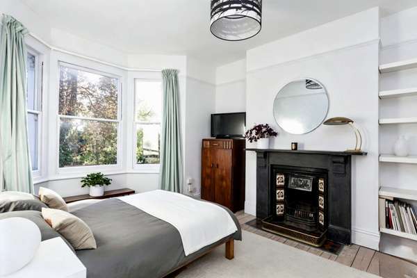 Flat Cubitt Terrace in Greater London