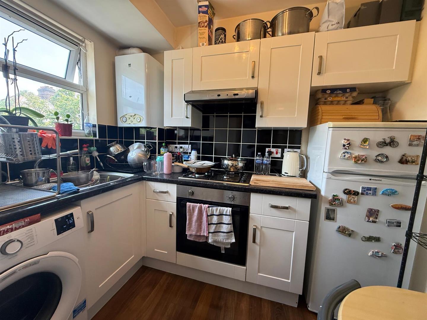 Flat Berwick Road in Greater London